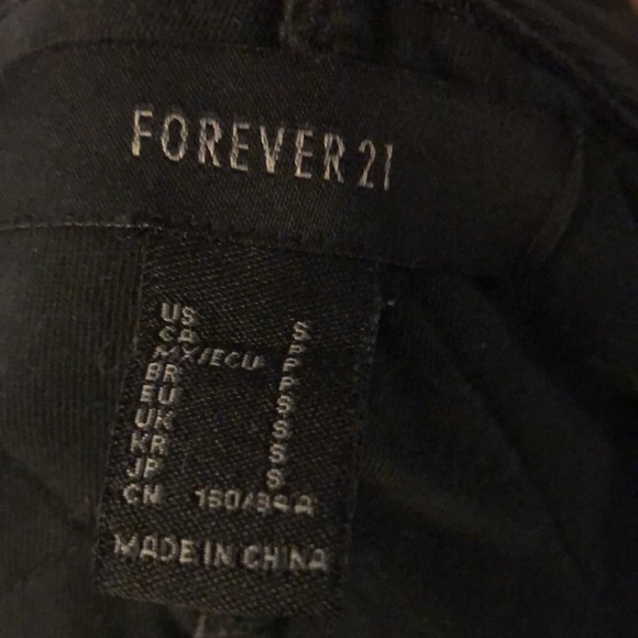 Forever21 quilted boxy zip-up hoodie jacket in washed black - Picture 12 of 13